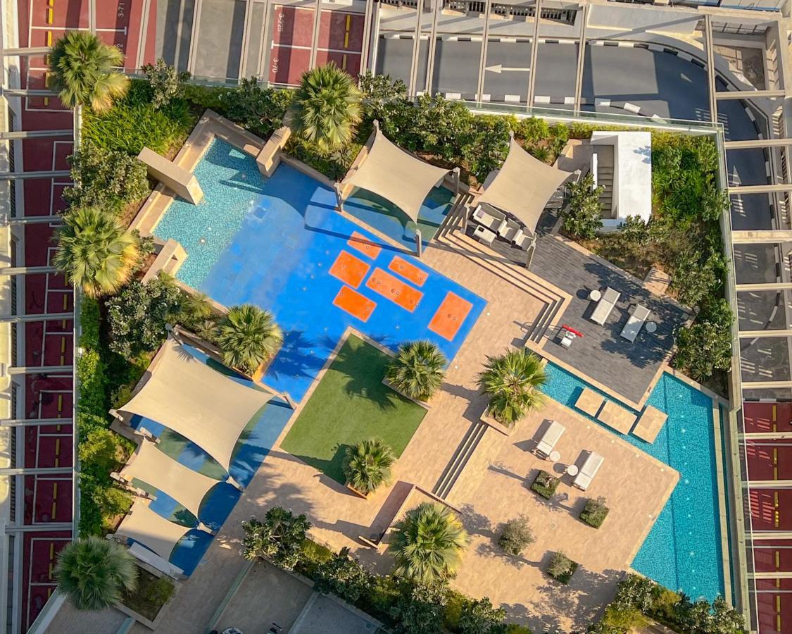 Apartment 5-star Luxury Studio Near Burj Khalifa Amazing Canal & Views! Dubai