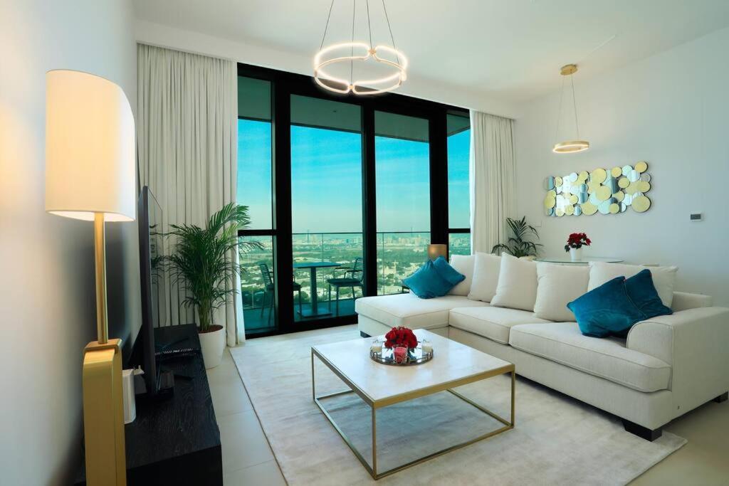 Apartment Modern And Spacious 1 Bedroom With Direct Access To Mall Ultima Vacation Homes 02 *