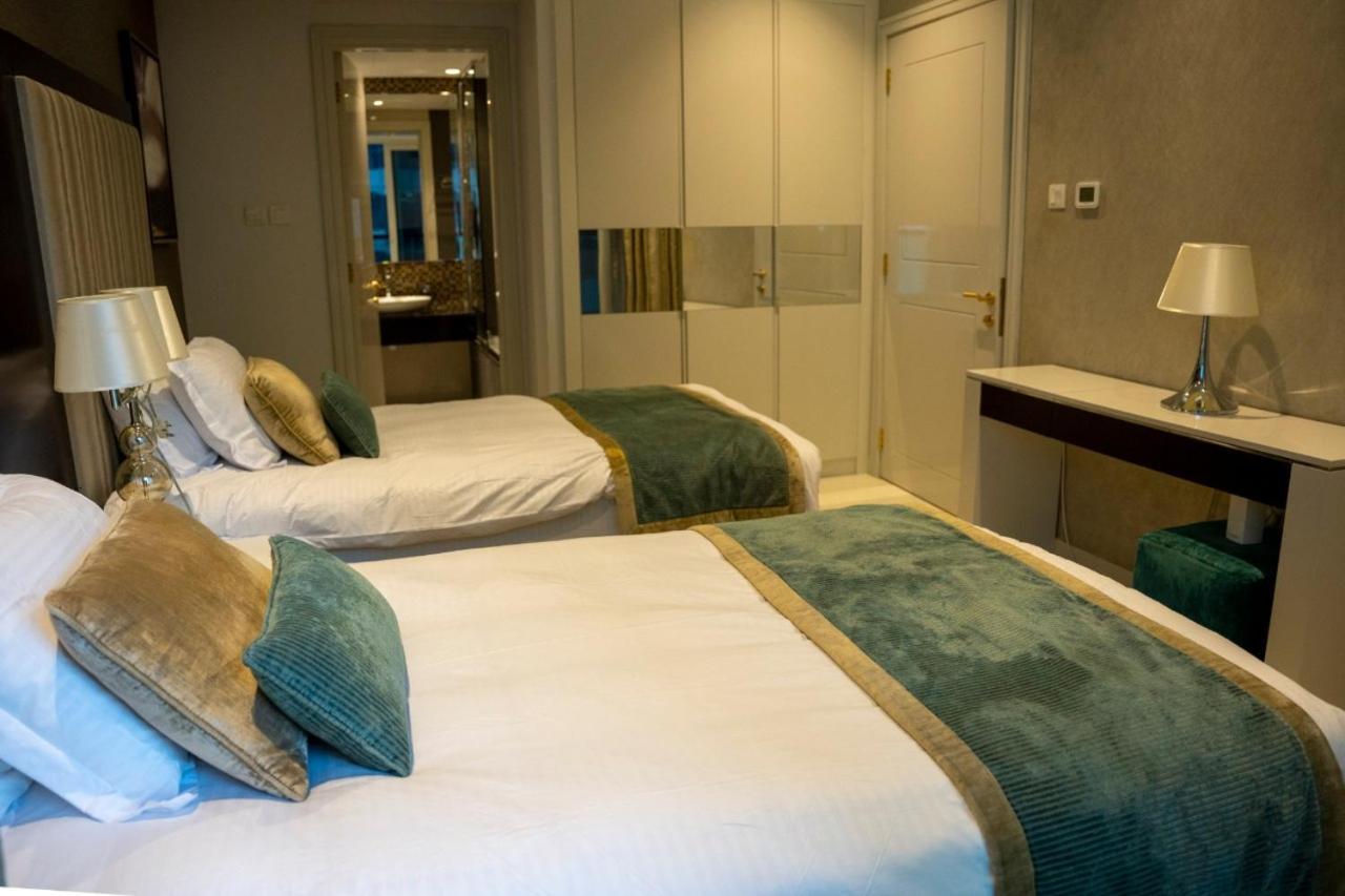 King Suite-Burj Khalifa 5 Min Walking From Dubai Mall Apartment Dubai