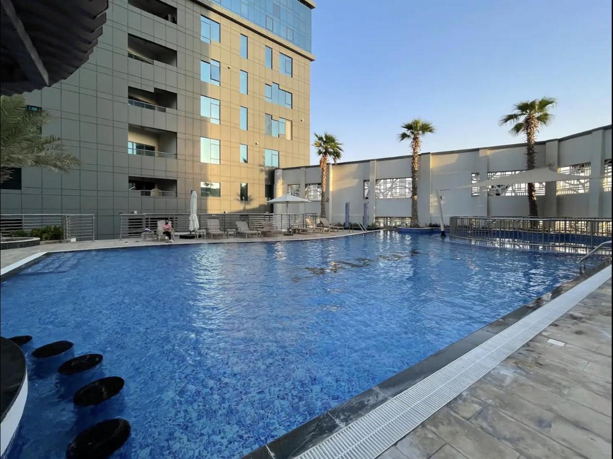 Ambassador Capital Bay- Discount Available Apartment
