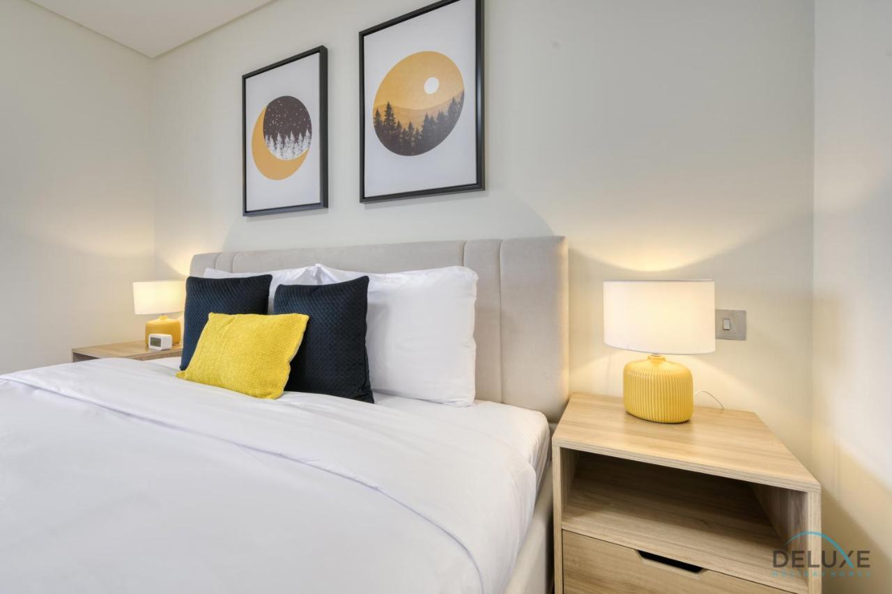 Affordable Luxury Modern 1br With Pool & Balcony By Deluxe Homes Apartment