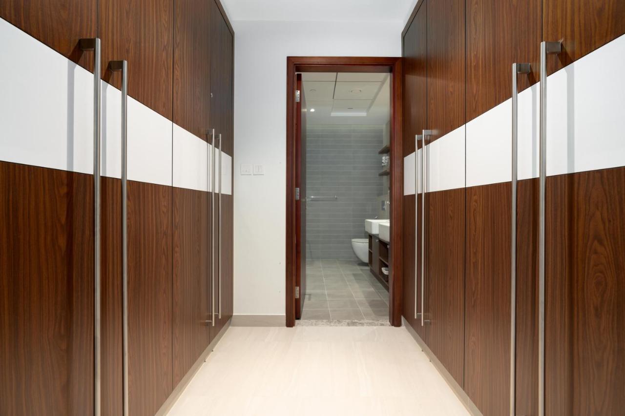 Ultimate - 3 Beds - Scenic Panoramic Views - Right At Metro Station - 5-10min To Sea, Burj Khalifa, Old Town, Downtown - 15min From Airport Apartment Dubai