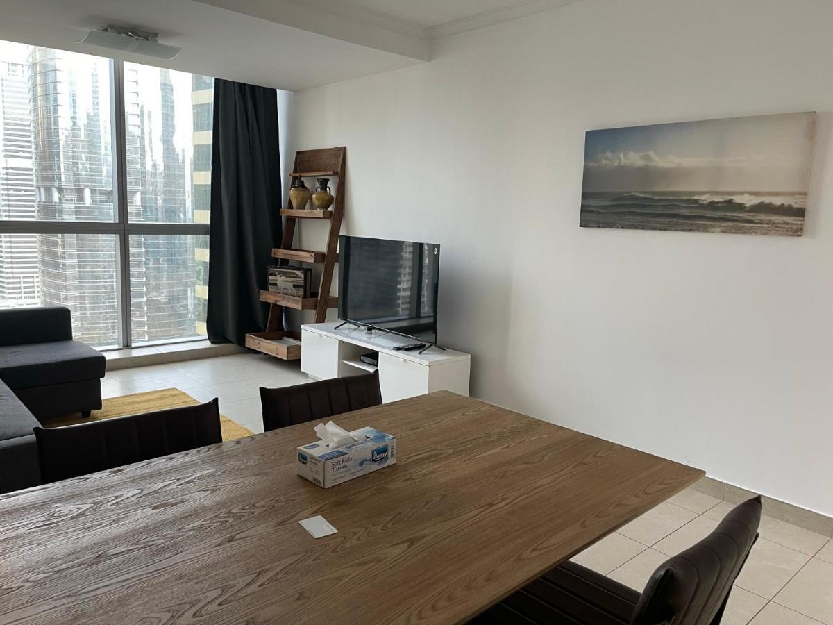 Metro Premium Location Lovely 2 Bedroom In Jlt Apartment