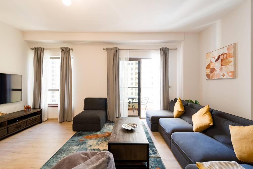 Apartment 2br Vacation With Pool, Gym And Beach Access Dubai