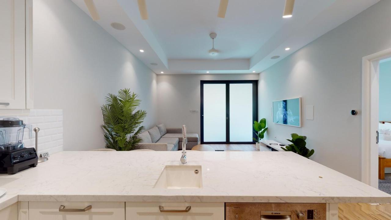 Apartment Key View - Azure Residences *