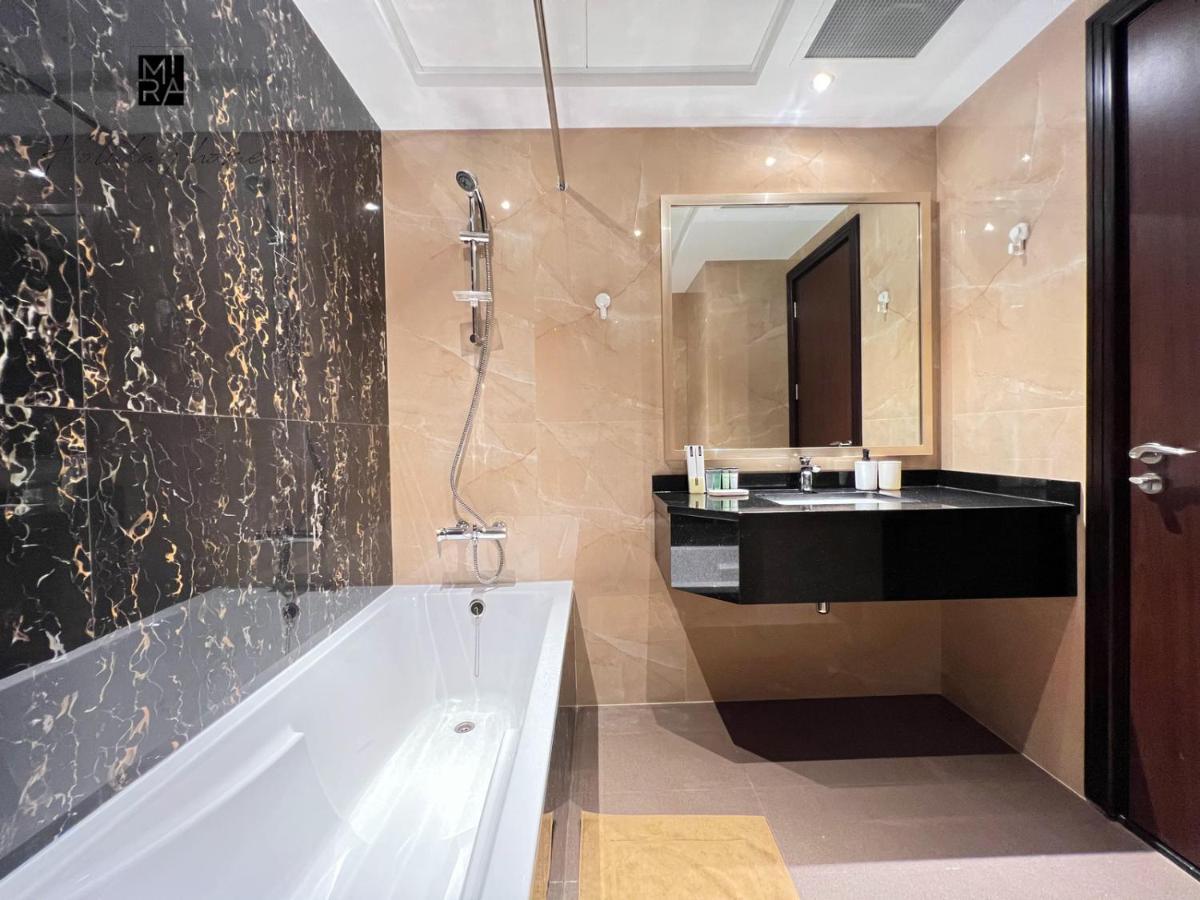 Mira Homes - Lovely Studio With Balcony In Downtown *