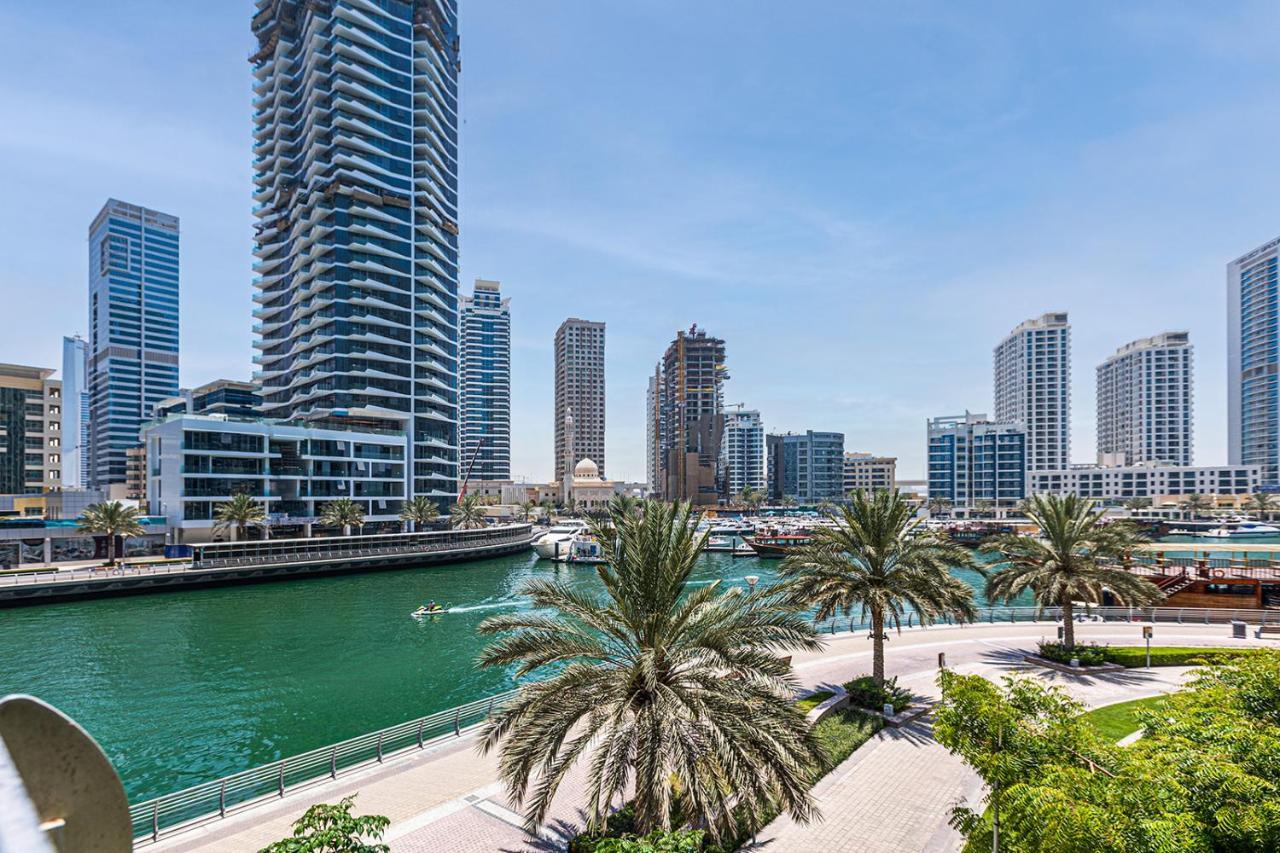 Sparkle Tower, Marina