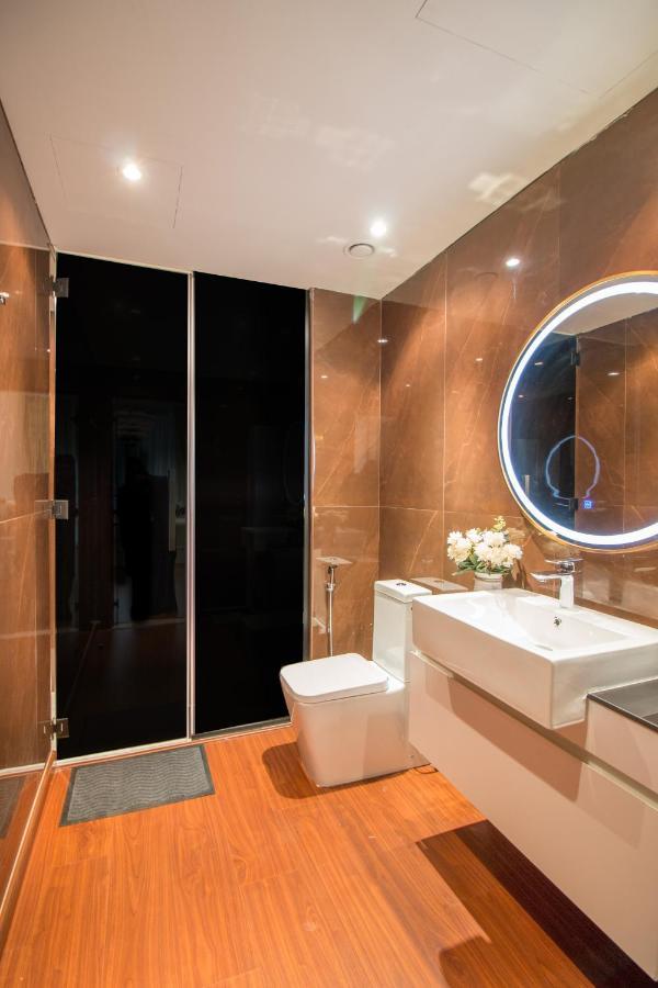 Luxurious 2br - Fully Upgraded - High-end Facilities *