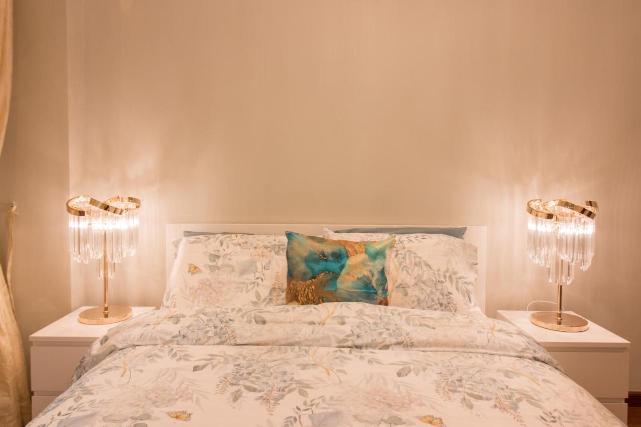Luxurious 2br - Fully Upgraded - High-end Facilities