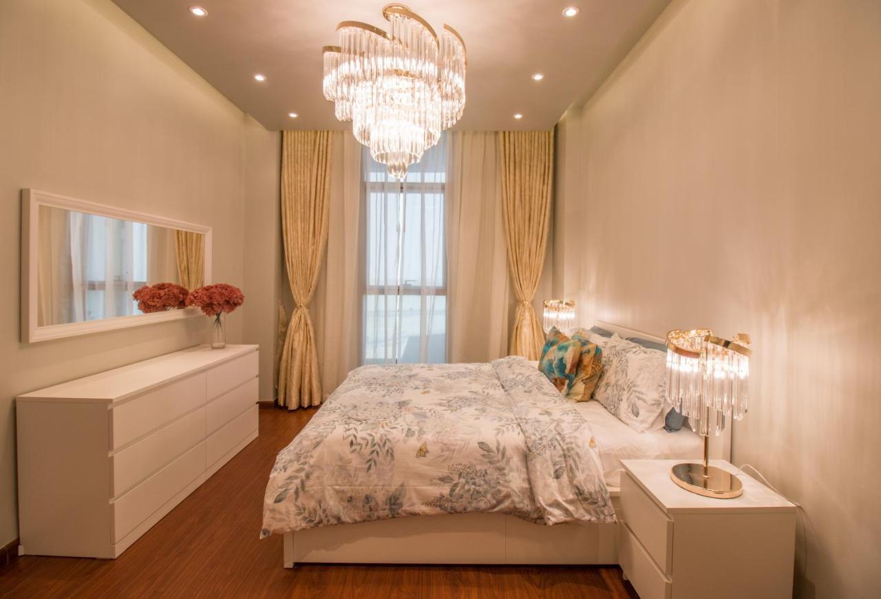 Luxurious 2br - Fully Upgraded - High-end Facilities Apartment