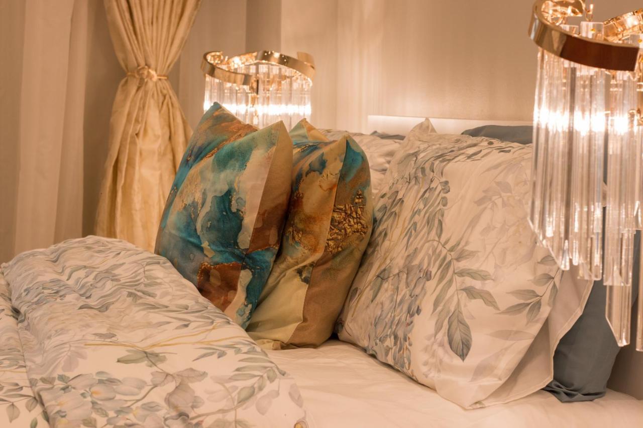 Luxurious 2br - Fully Upgraded - High-end Facilities Dubai