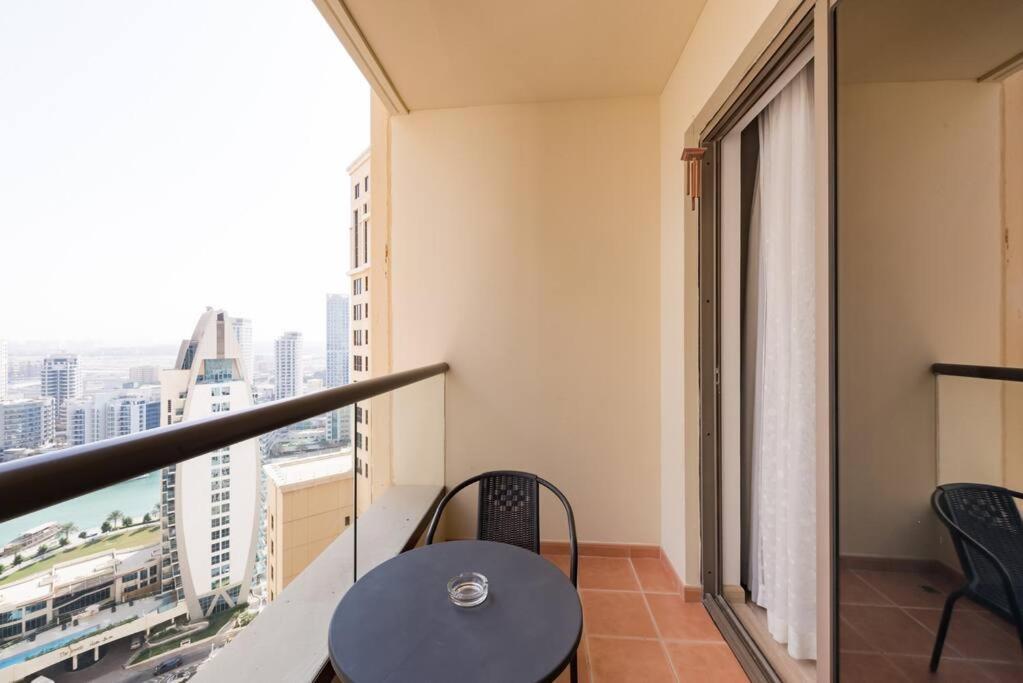 Apartment 2br Vacation With Pool, Gym And Beach Access Dubai
