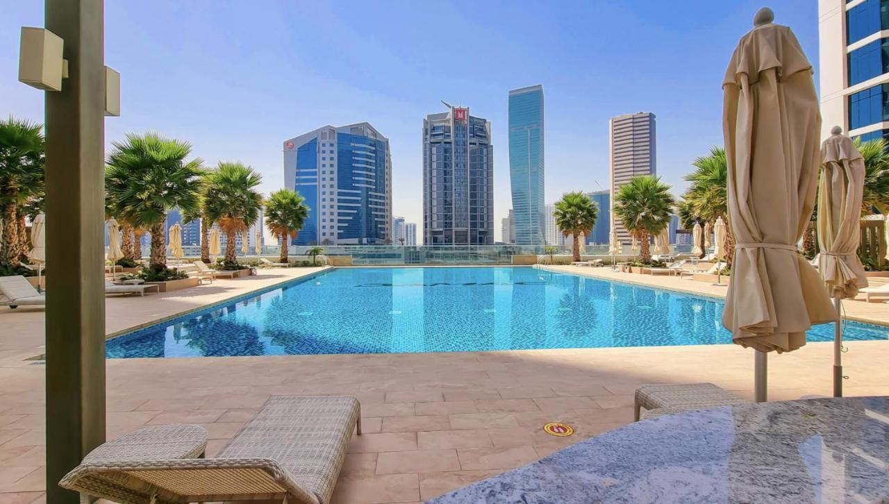 Apartment 5-star Luxury Studio Near Burj Khalifa Amazing Canal & Views!