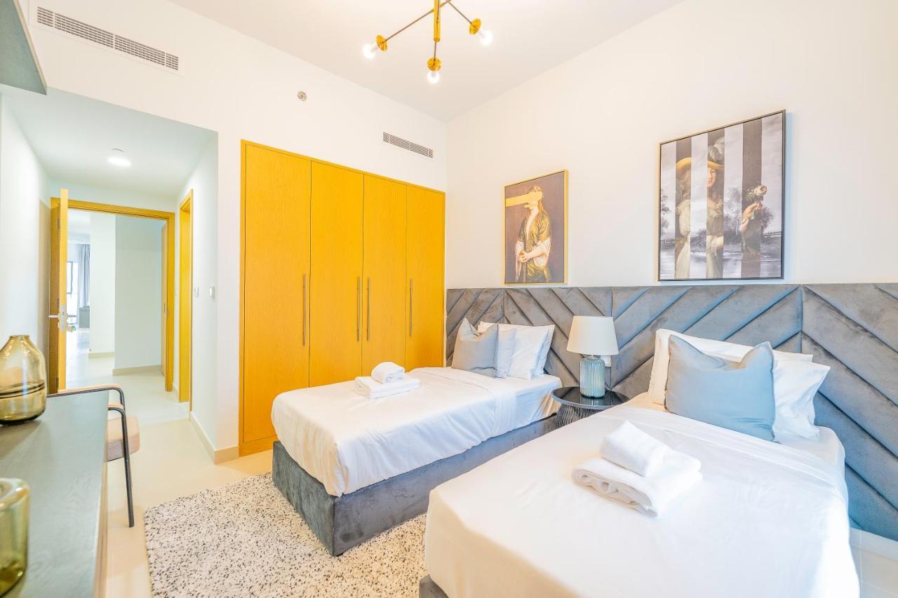 Spacious Art Deco With Burj & Canal Views * Dubai