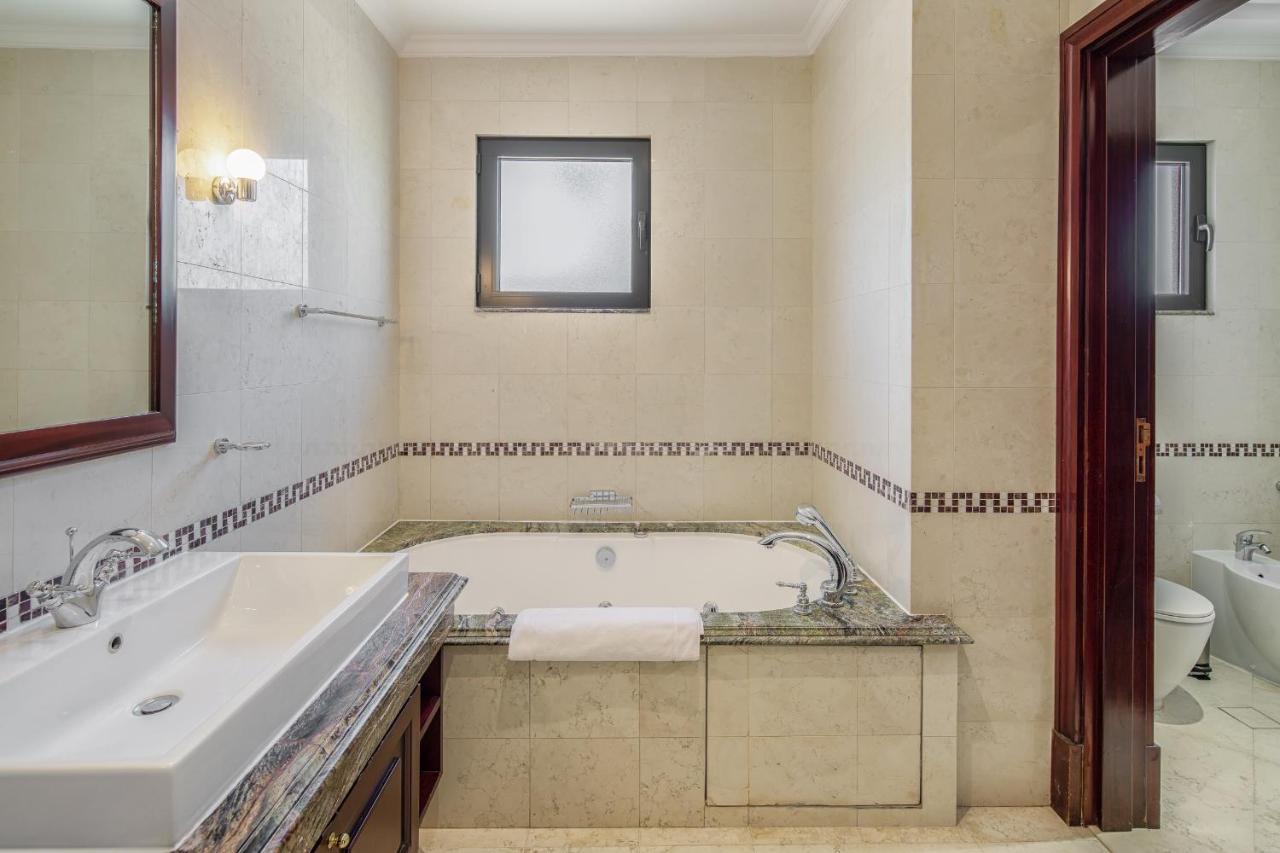Maison Privee - Prvt Pool & Access In Luxury Palm Jumeirah 6br Villa Dubai