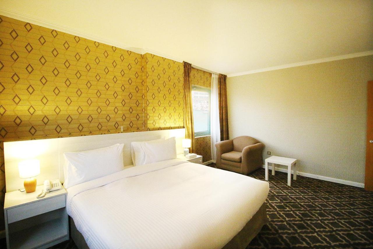 Hotel The George By Saffron, Creek Dubai