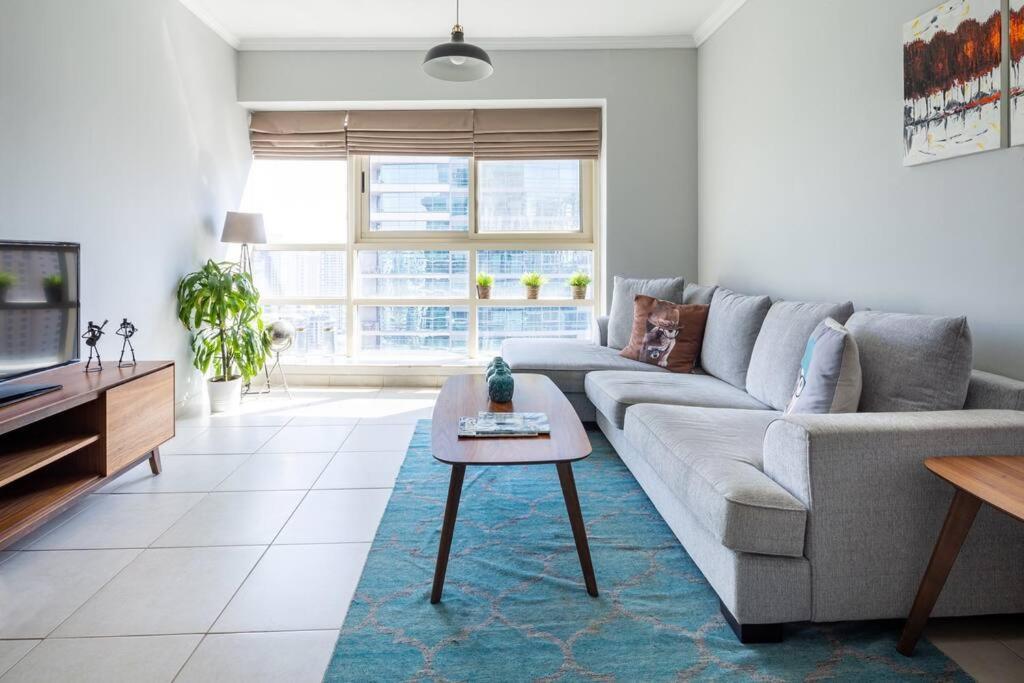 Frank Porter - Marina Quays Apartment