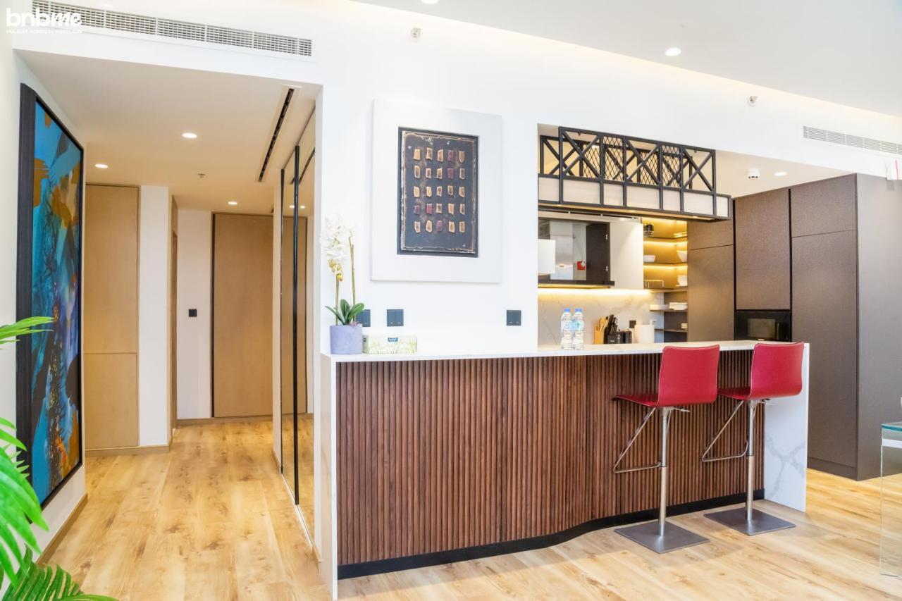 Apartment Dubai Marina 2Br Apt - Pool, Gym & Balcony *
