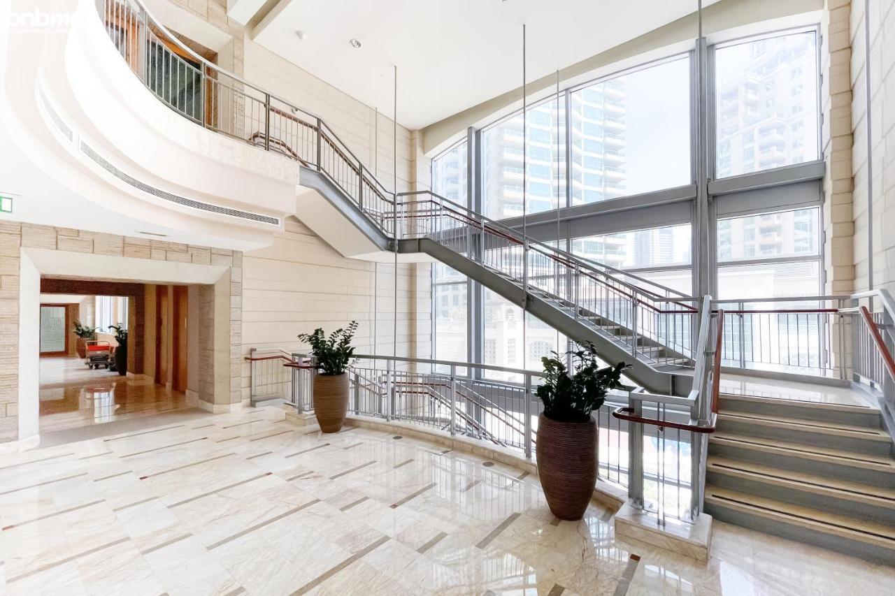 Dubai Marina 2Br Apt - Pool, Gym & Balcony Apartment Dubai