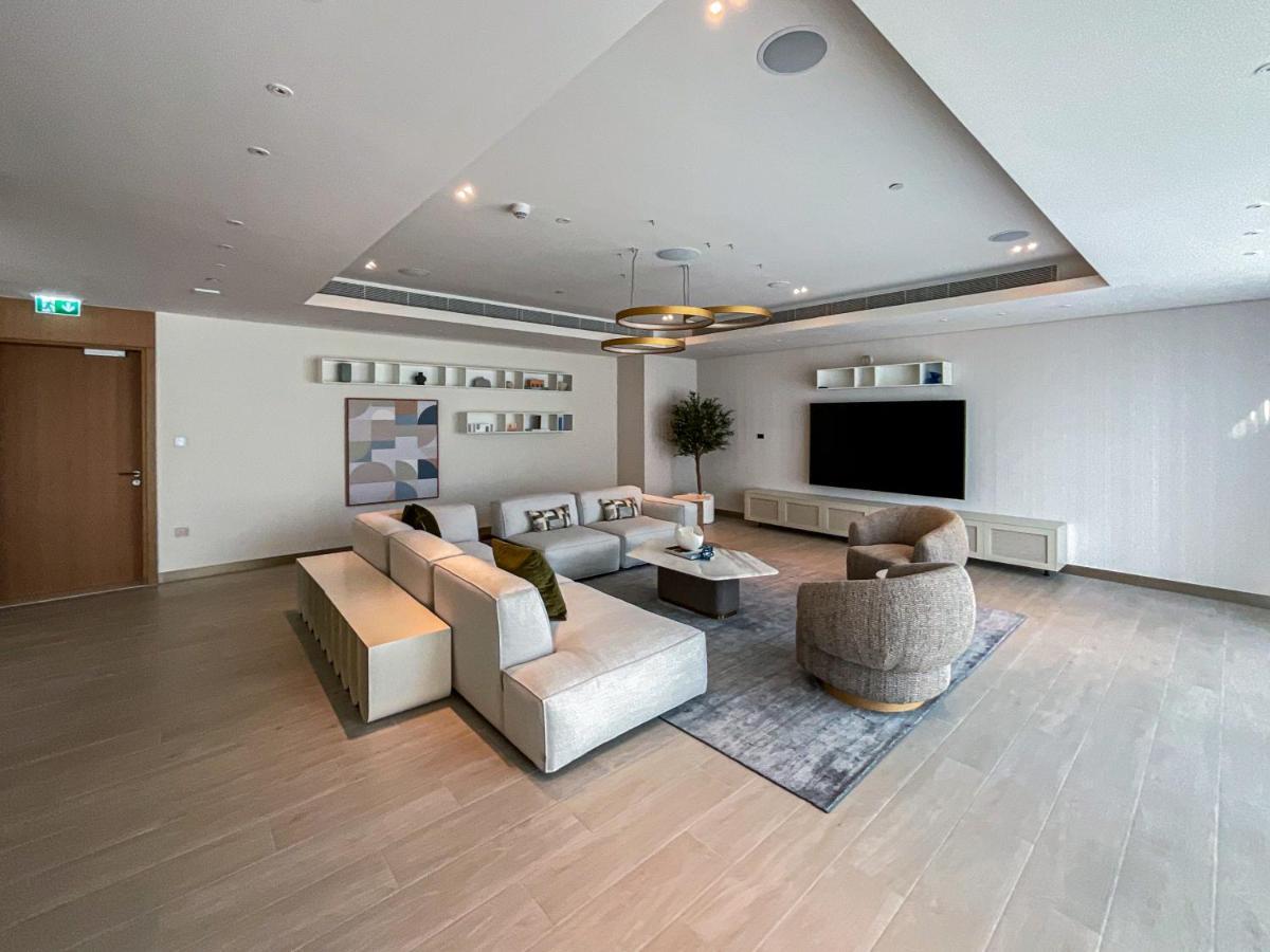 Apartment Higuests - Superlative With Private Access *