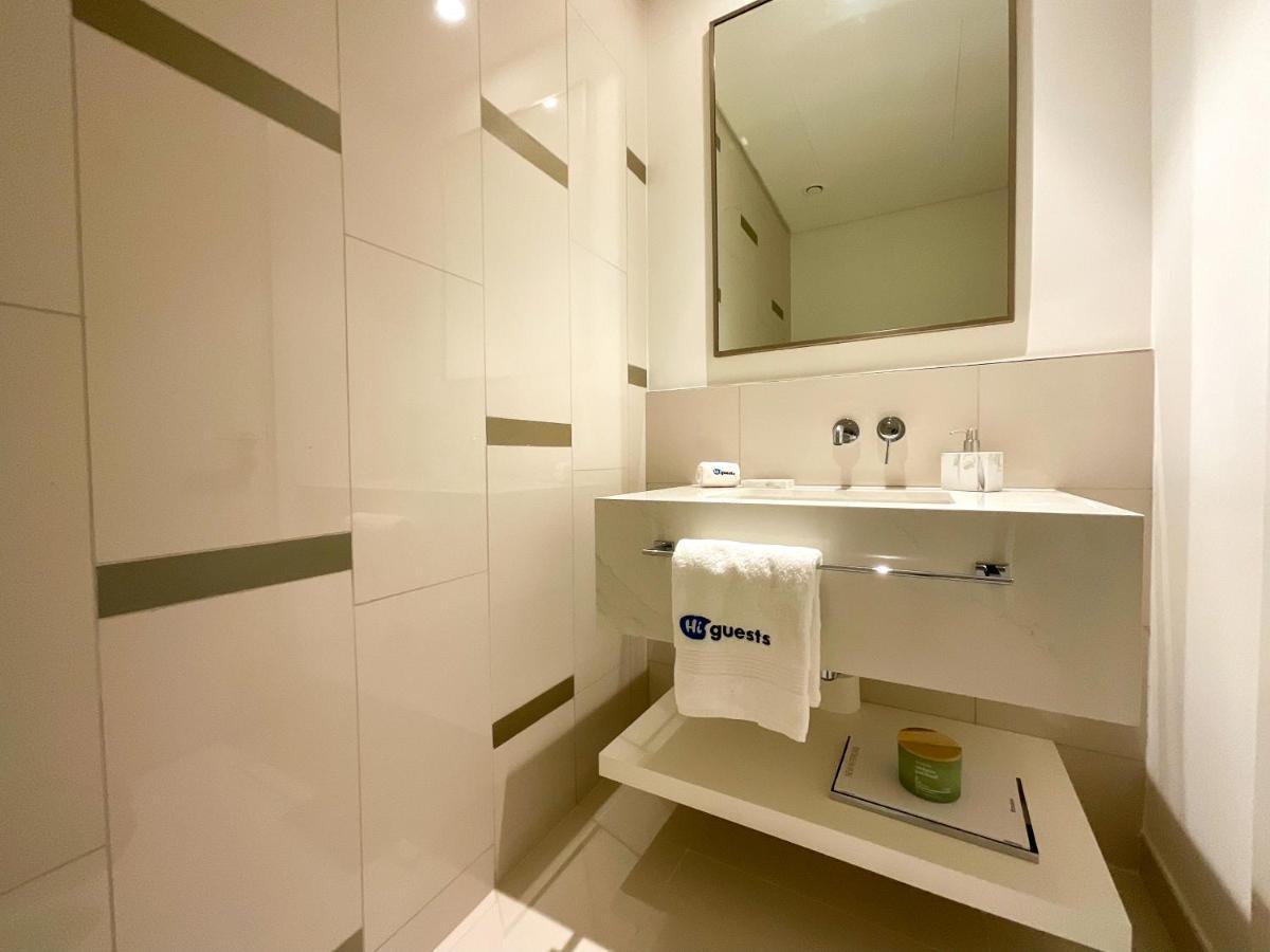 Higuests - Superlative With Private Access Apartment