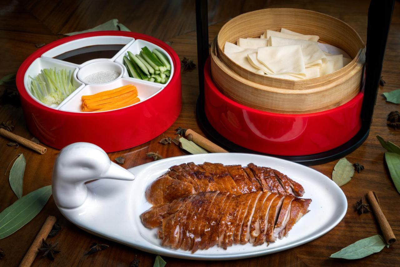 Shangri-la Hotel 5*