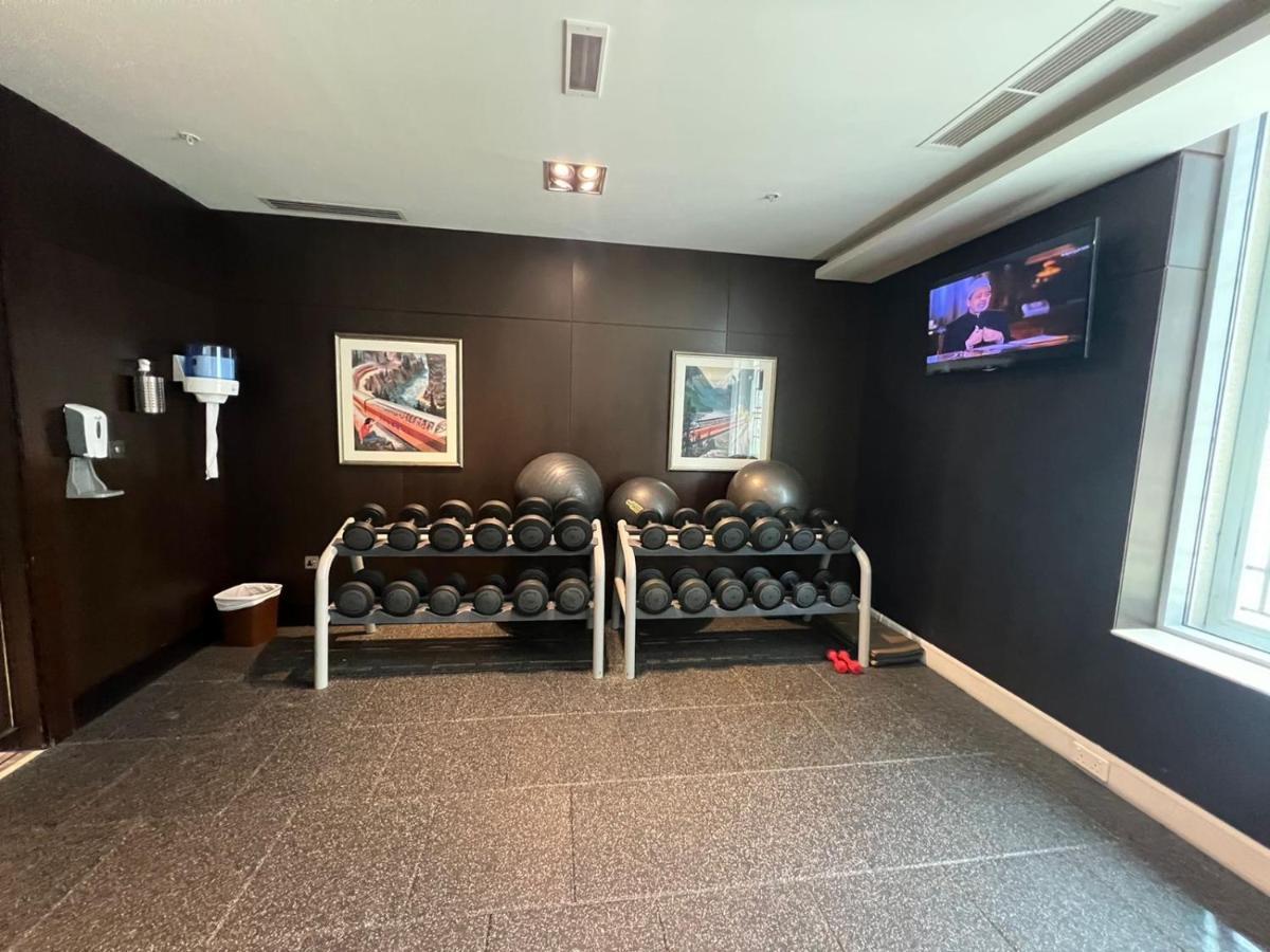 First Class 2br With Full Downtown Skyline View Apartment *