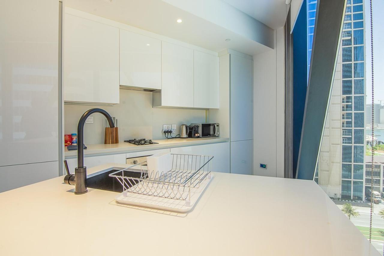 Apartment Lovely 1 Bedroom With Partial Burj Khalifa View And Canal View Dubai