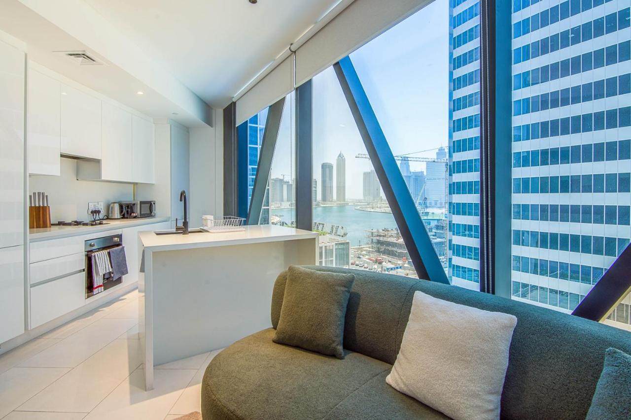 Apartment Lovely 1 Bedroom With Partial Burj Khalifa View And Canal View