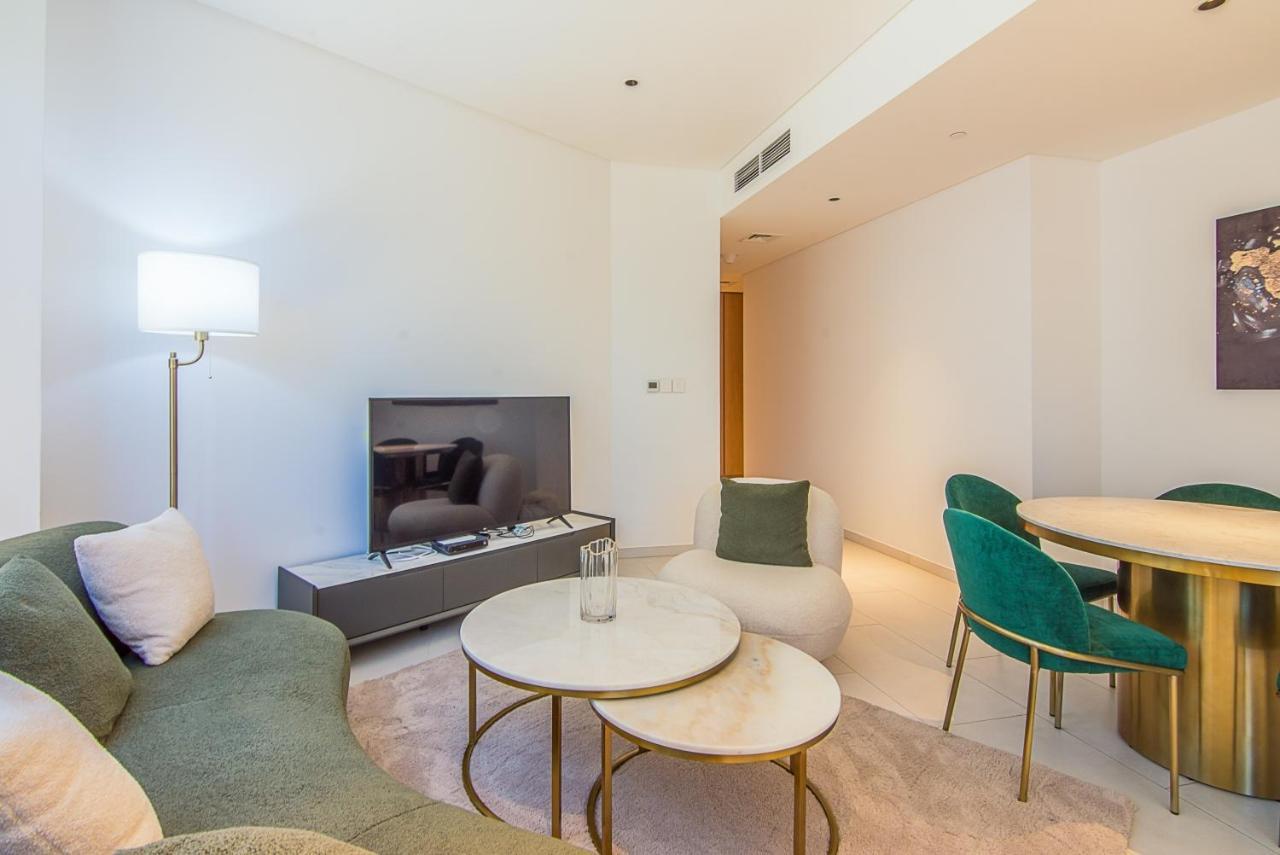 Lovely 1 Bedroom With Partial Burj Khalifa View And Canal View Apartment Dubai