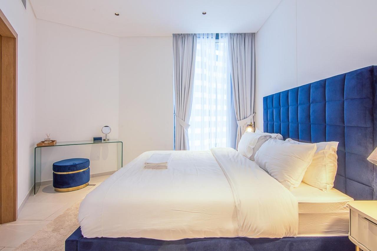Lovely 1 Bedroom With Partial Burj Khalifa View And Canal View Apartment