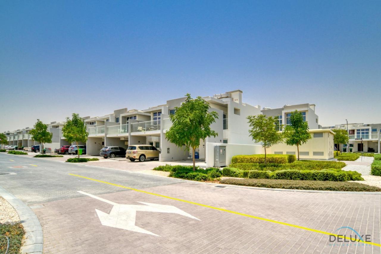 Cheerful 3br Townhouse At Damac Hills 2, Dubailand By Deluxe Homes Dubai