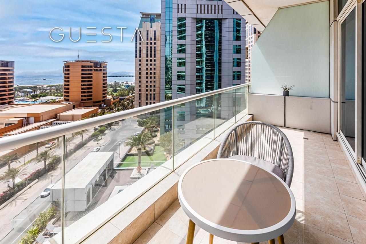 Botanica Tower, Marina