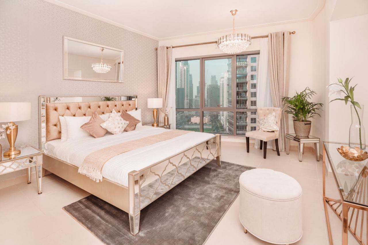 Elite Royal Apartment: Panoramic Burj Khalifa View *