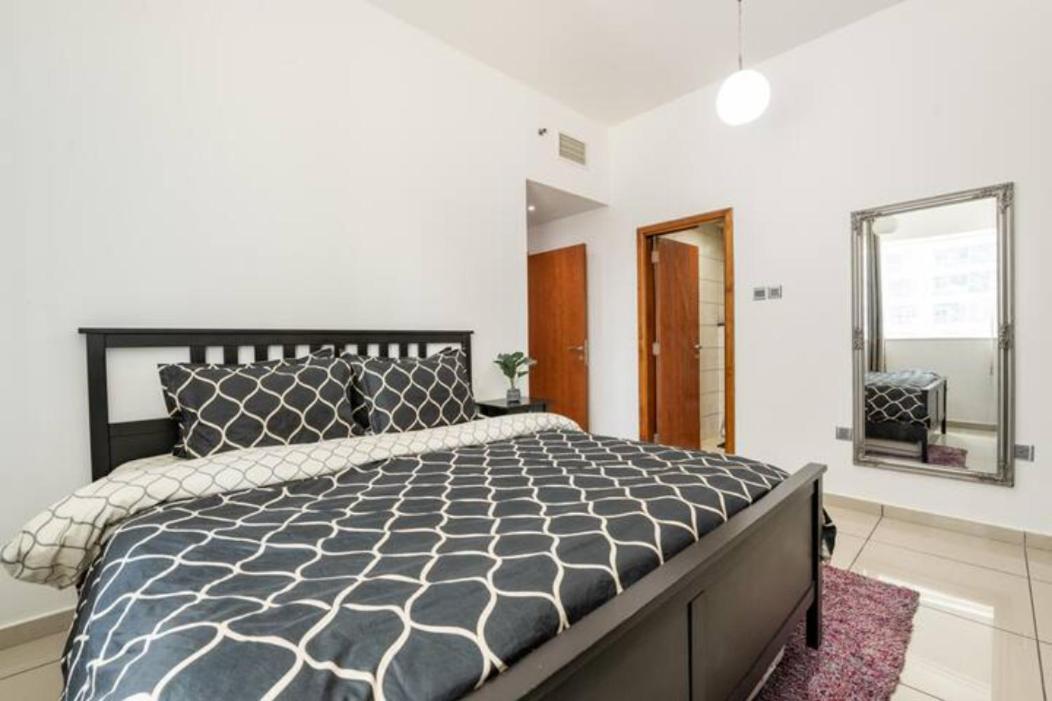 Apartment Lovely Marina - Partial Sea View *