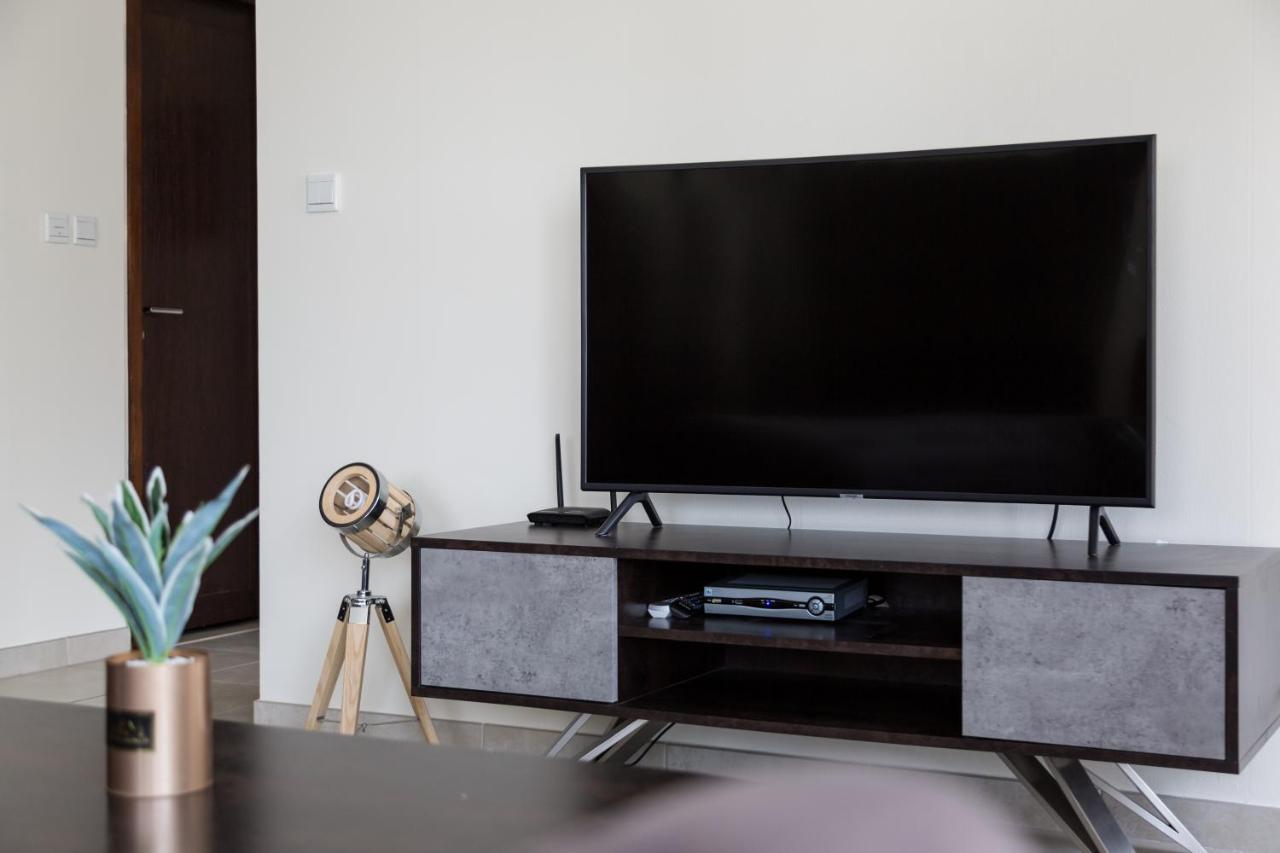 Apartment Higuests - Charming Apt With Terrace Facing Burj Khalifa