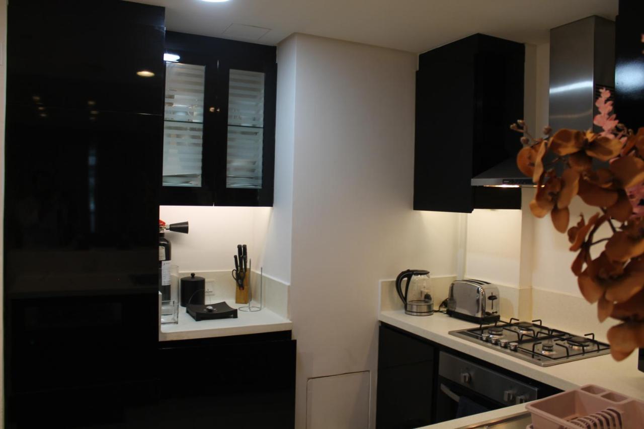 Spacious One Bedroom Close To Burj Khalifa, Mall In Business Bay Apartment