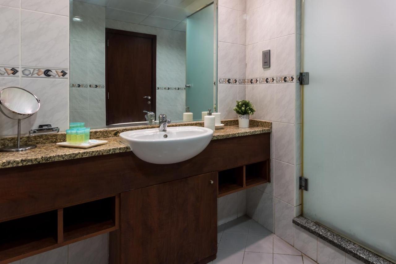 Higuests - Superb Views From 2br In Jlt Apartment Dubai