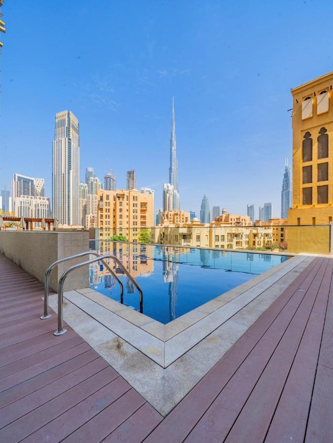 Spacious Art Deco With Burj & Canal Views Dubai