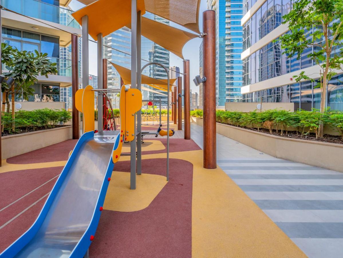 Spacious Art Deco With Burj & Canal Views Apartment *