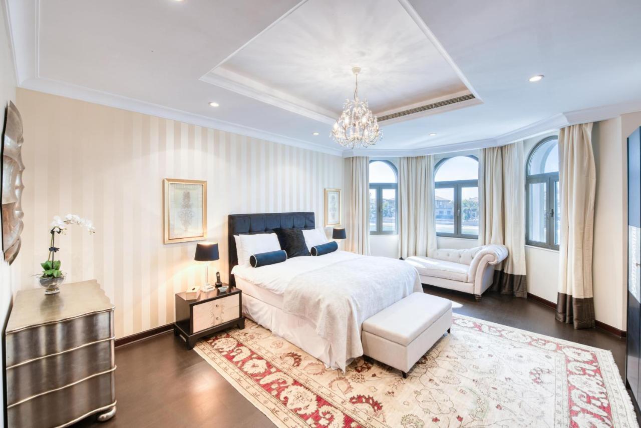 Maison Privee - Glamourous Beachfront On The Palm With Pool Villa Dubai