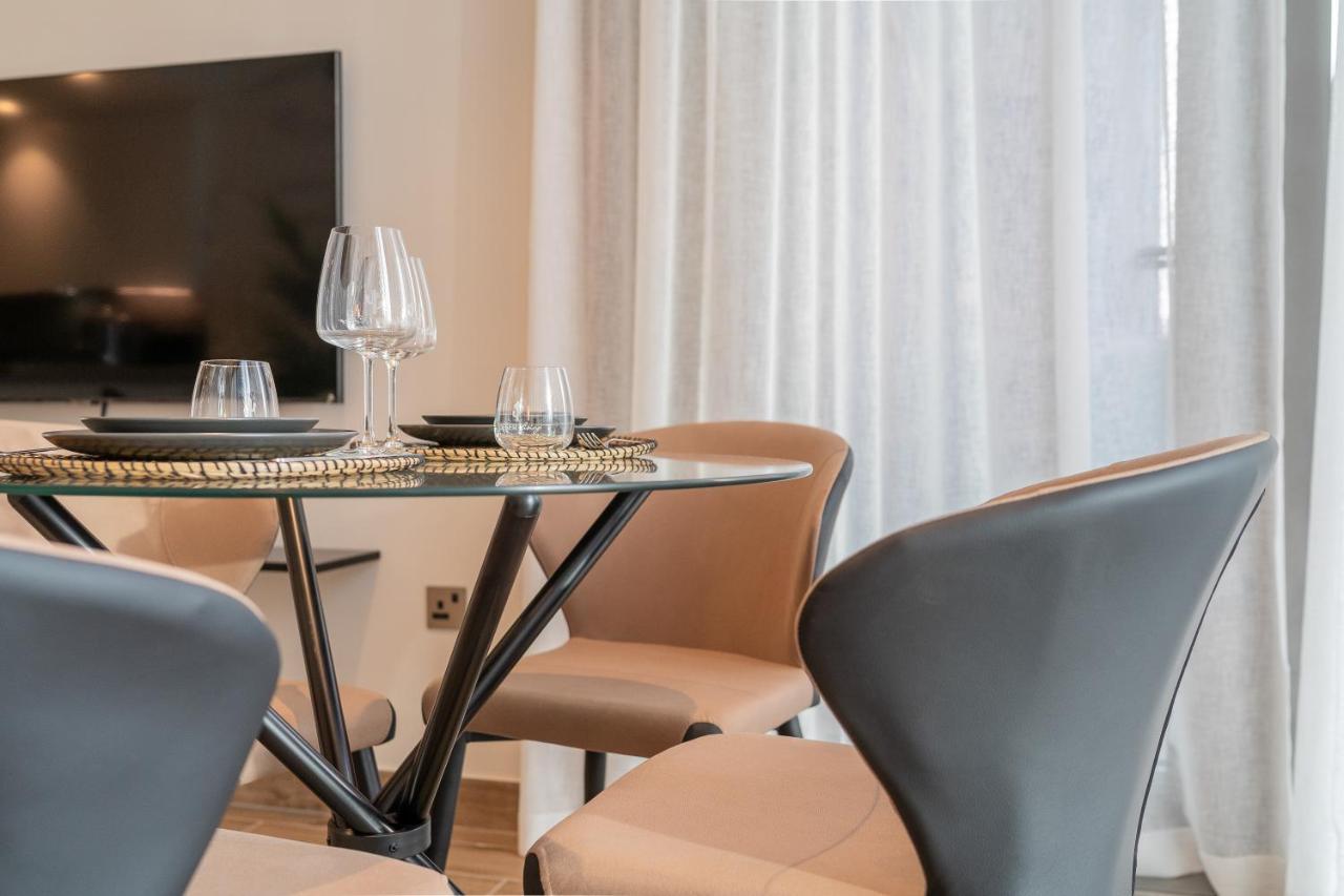 Desert Living Luxury - Jumeirah Living Marina Gate Apartment