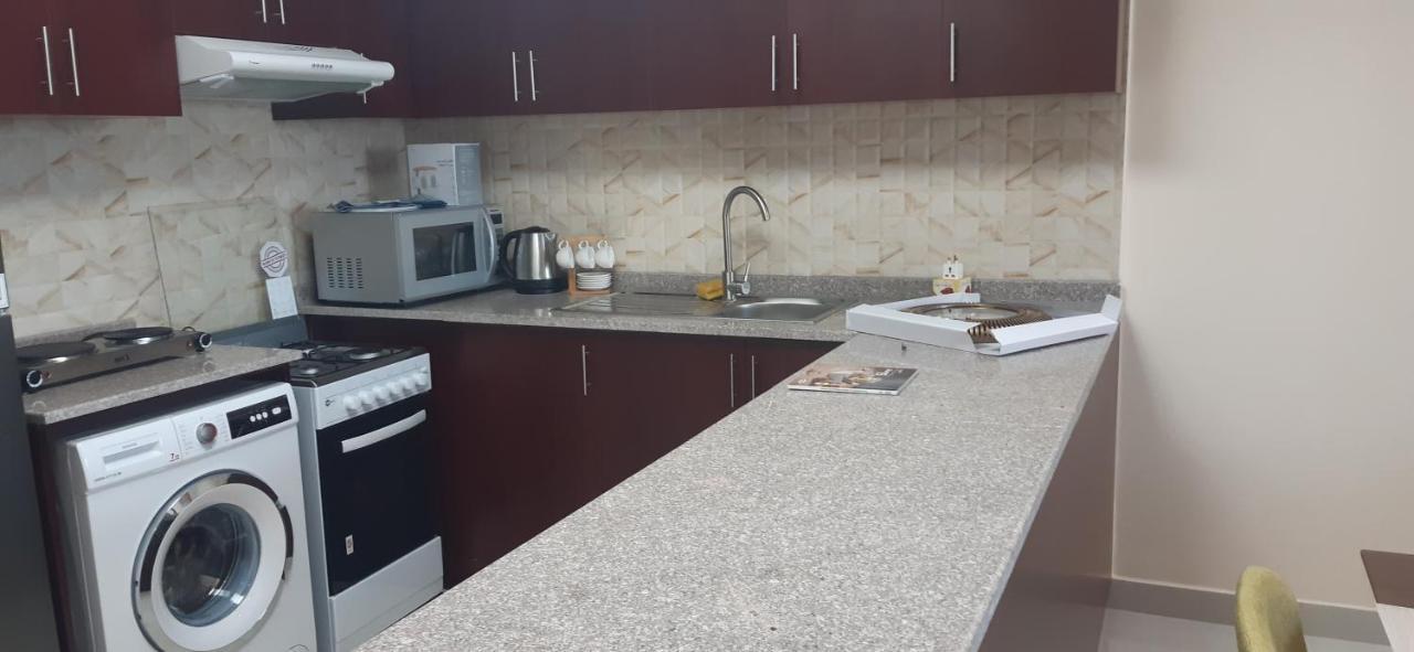 Oasis Tower Sports Apartment Dubai