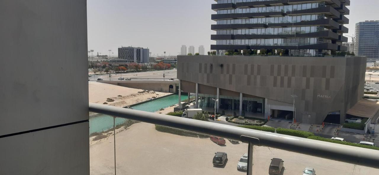 Oasis Tower Sports Apartment Dubai