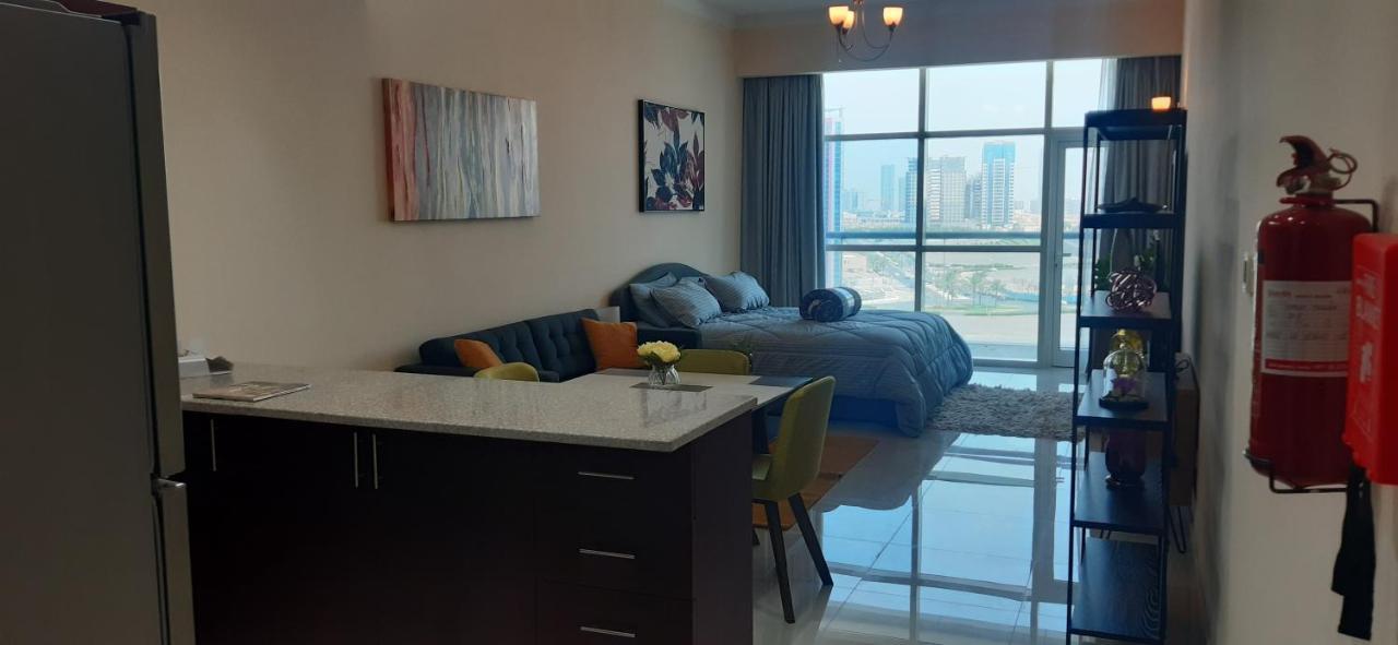 Oasis Tower Sports * Dubai