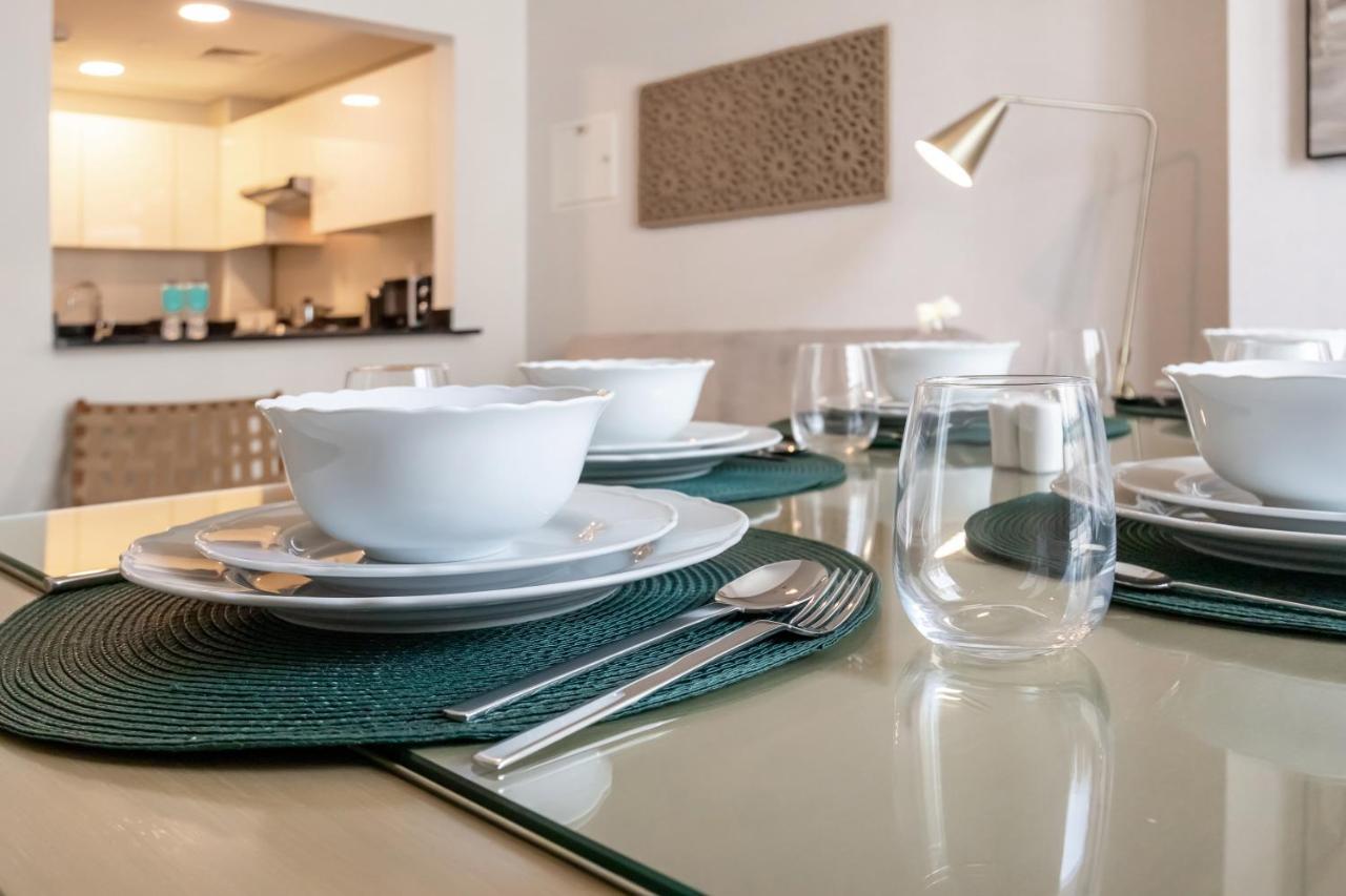 Fam Living - Marina - Steps Away From The Beach Apartment Dubai