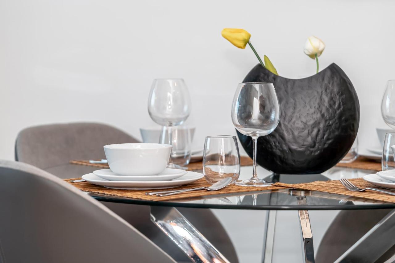 Higuests - Gorgeous Close To Jbr Apartment *