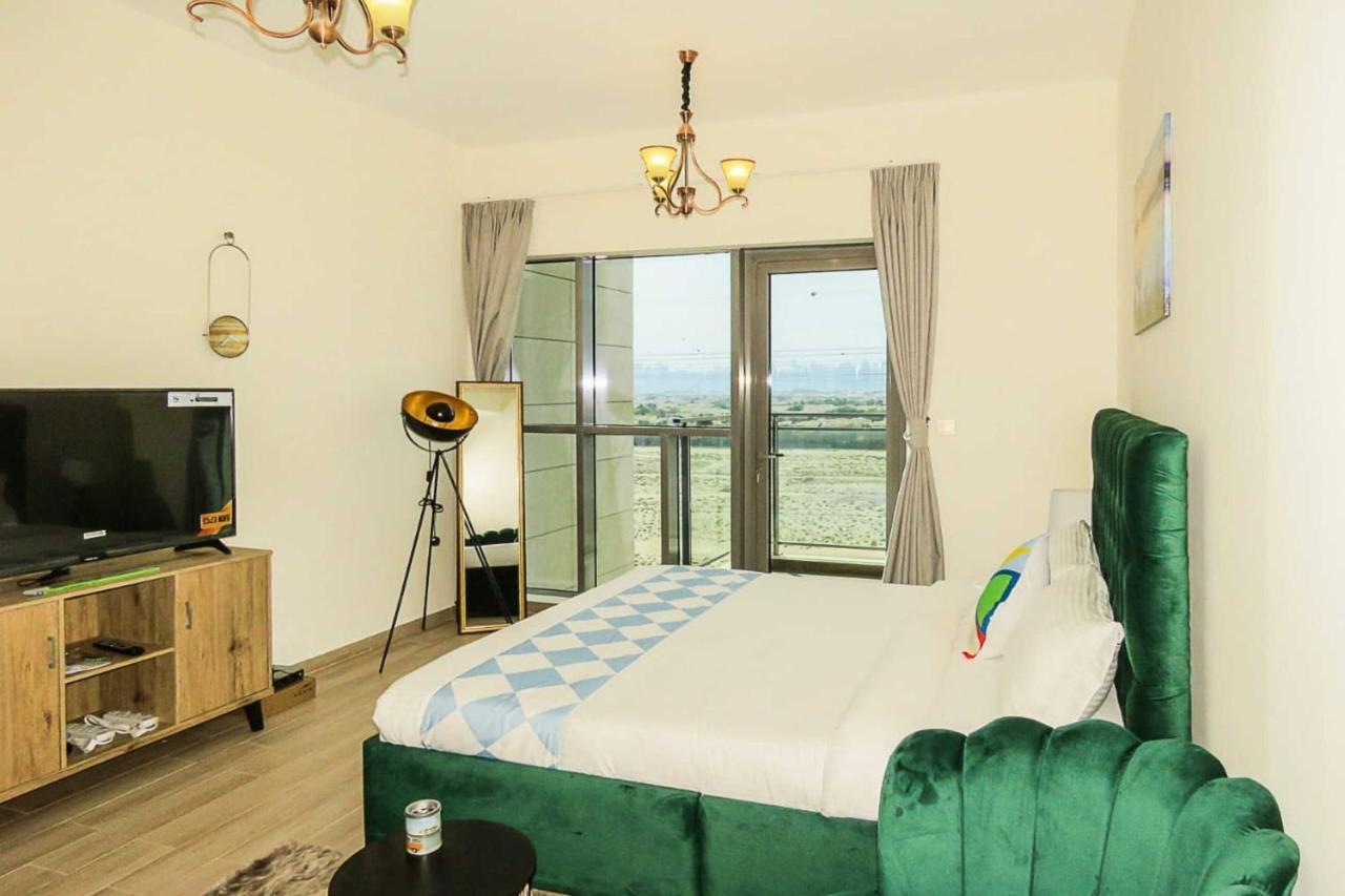 Oyo 860 Studio Apartment, Maya Tower 4, Jumeirah Village Triangle Dubai