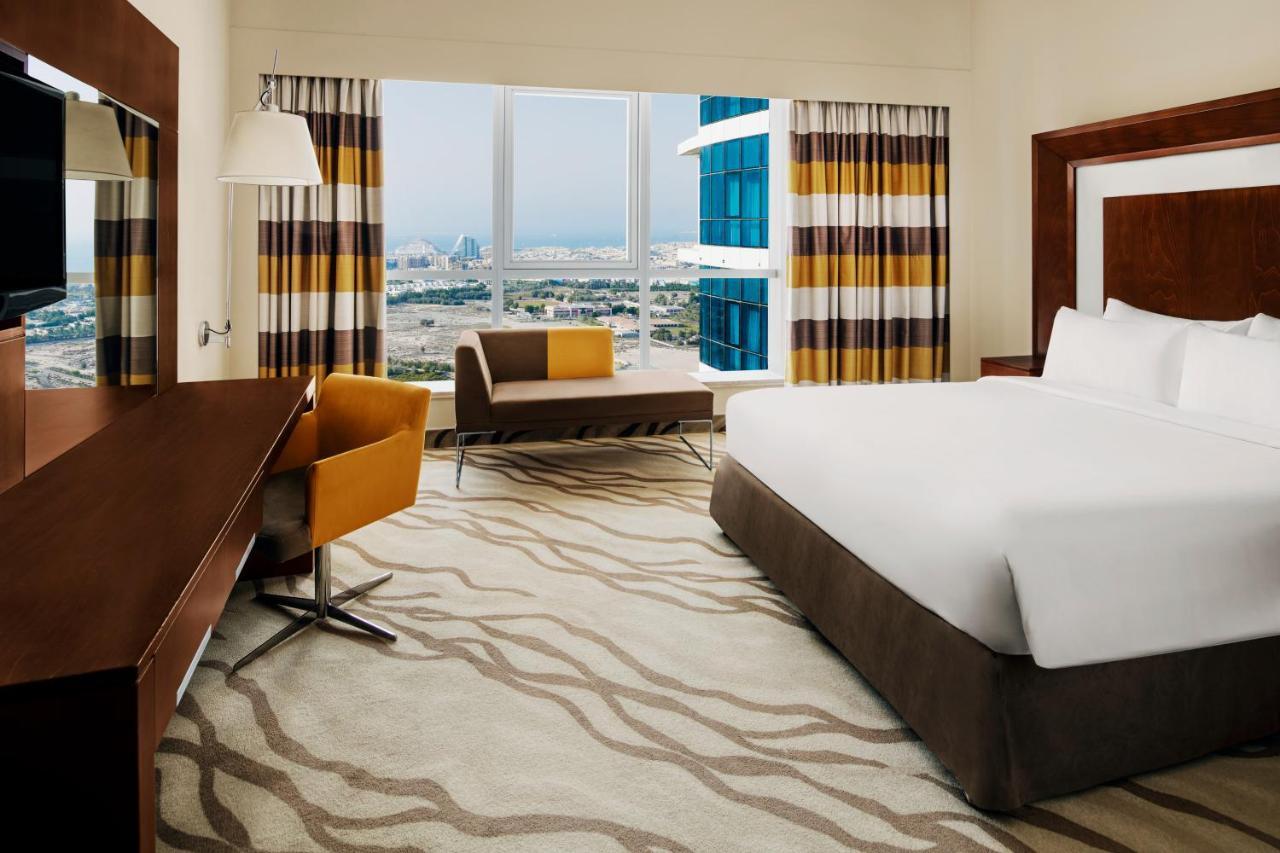 Novotel Al Barsha Hotel 4*