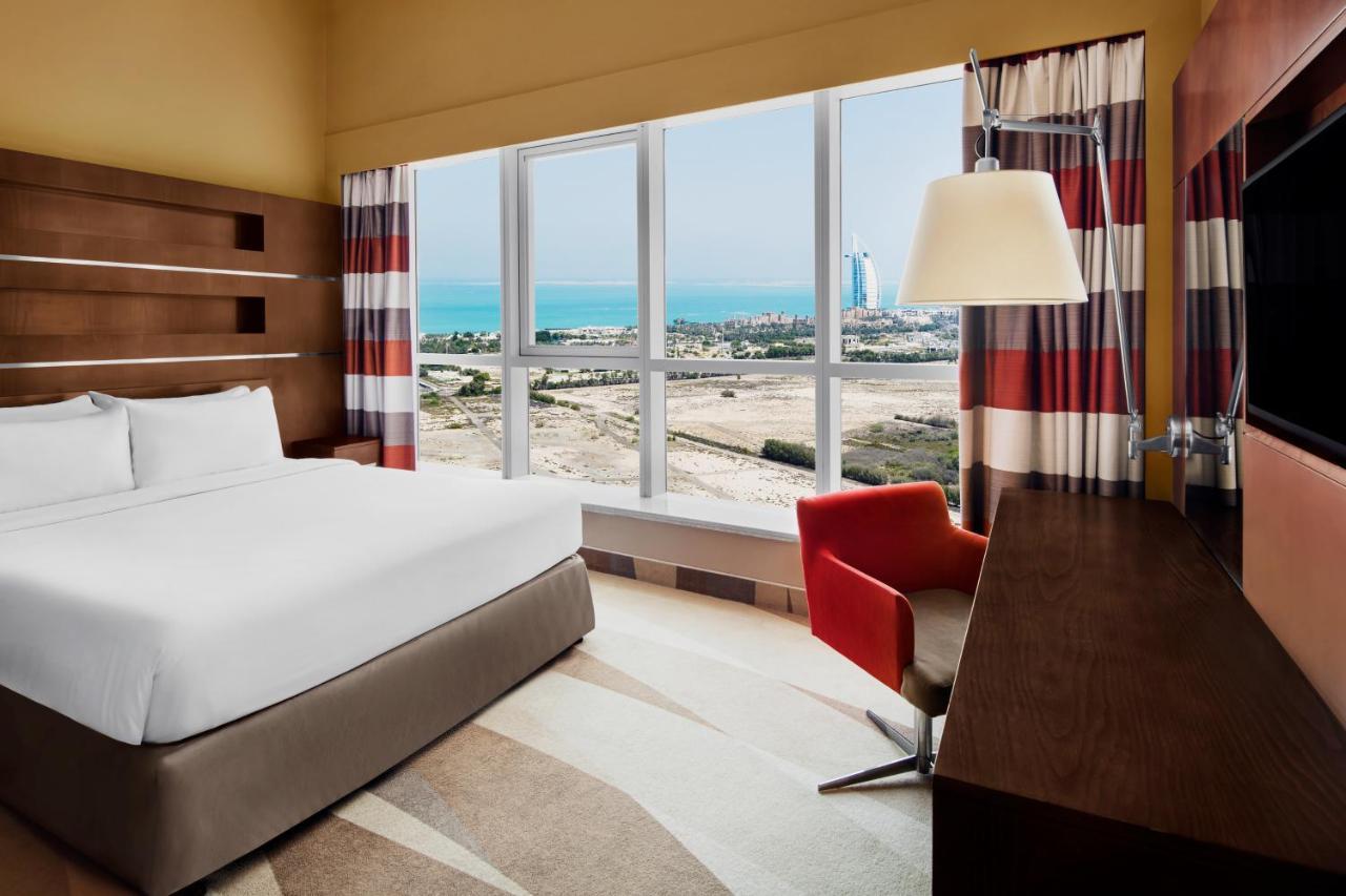 Hotel Novotel Al Barsha 4*